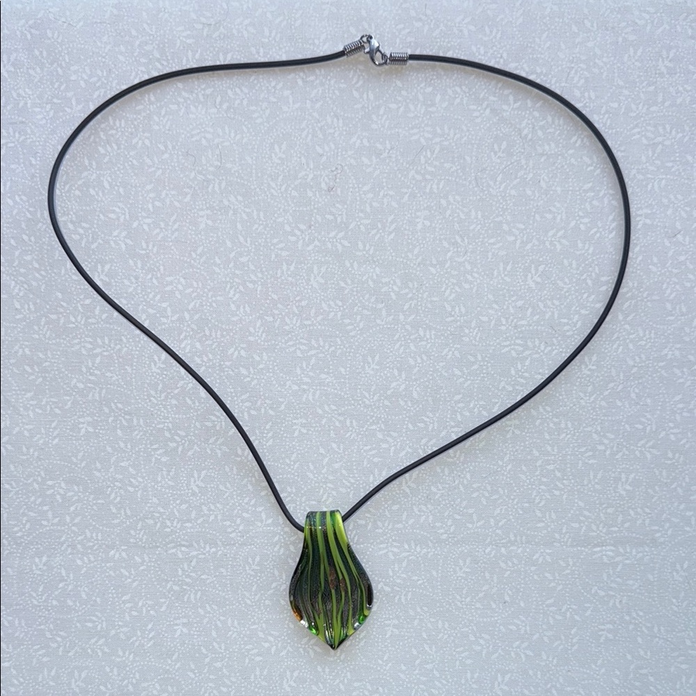 Green and Black Art Deco‎ Pendant Necklace